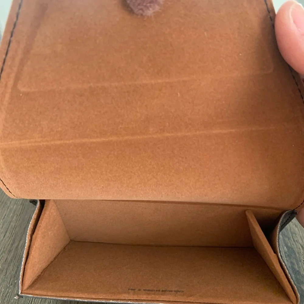 𝅺Hugo Boss sunglasses case